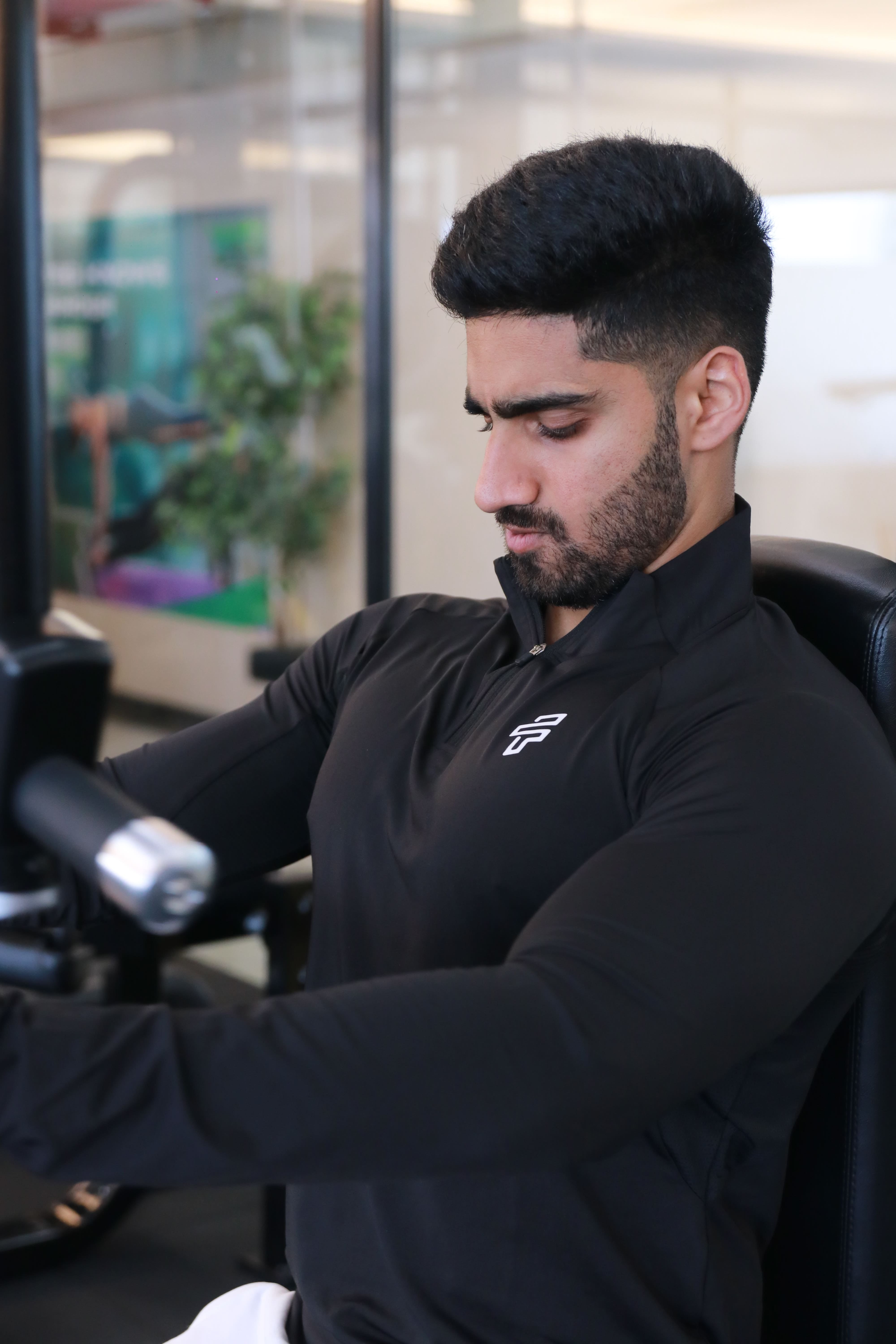 Athlete wearing Flecto performance t-shirt during strength training workout